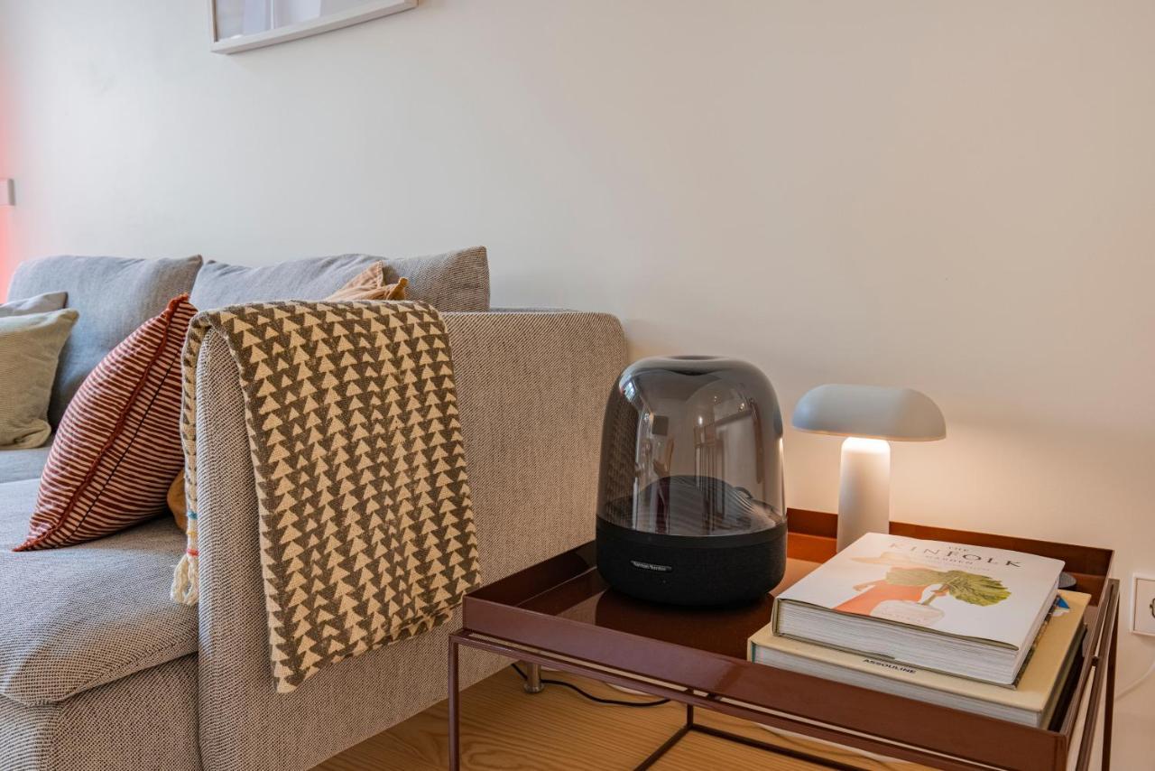 Deluxe 2Bdr Apartment W/ Patio By Lovelystay Lisbona Esterno foto