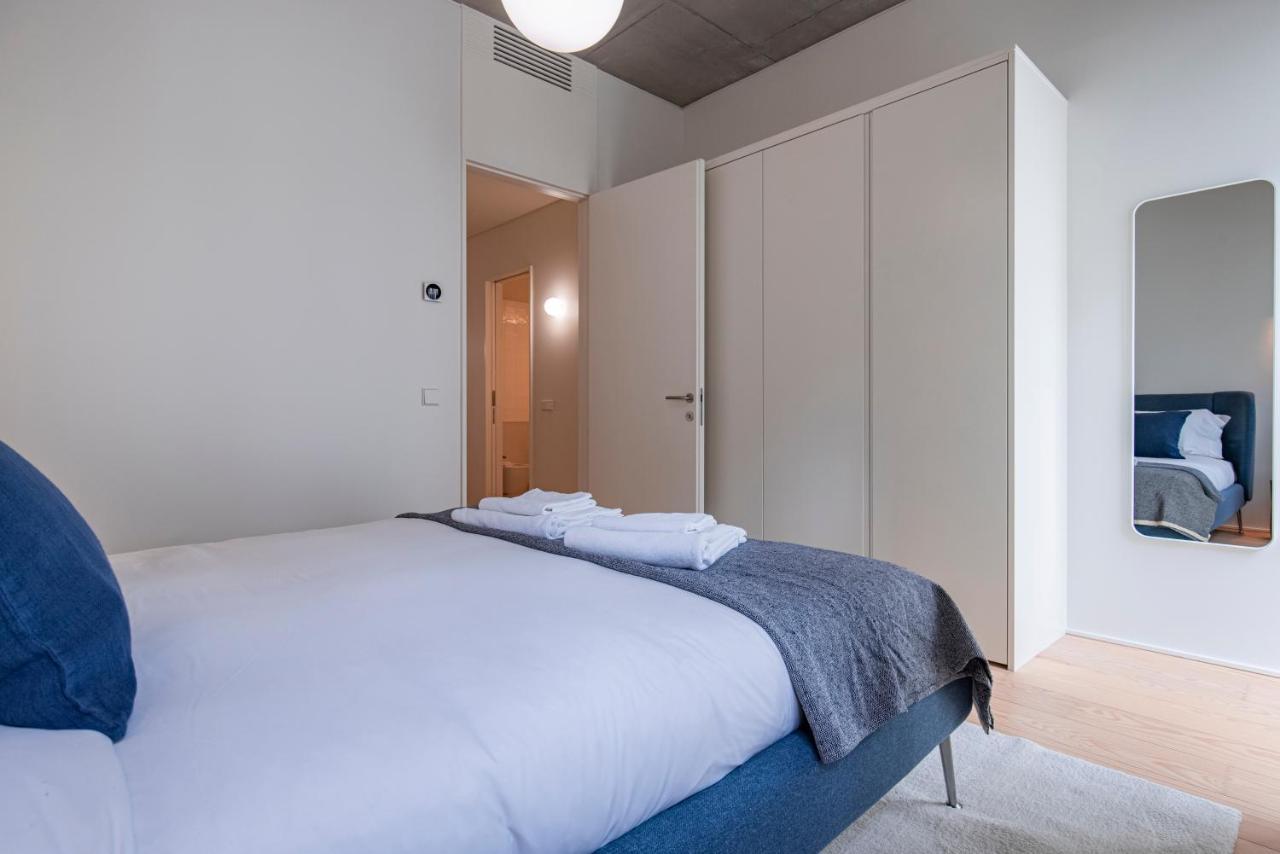 Deluxe 2Bdr Apartment W/ Patio By Lovelystay Lisbona Esterno foto