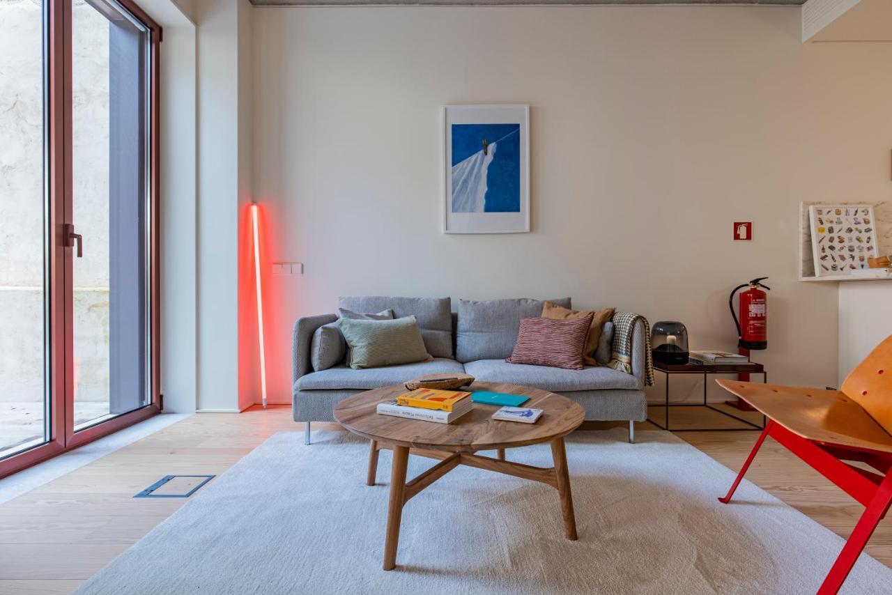 Deluxe 2Bdr Apartment W/ Patio By Lovelystay Lisbona Esterno foto