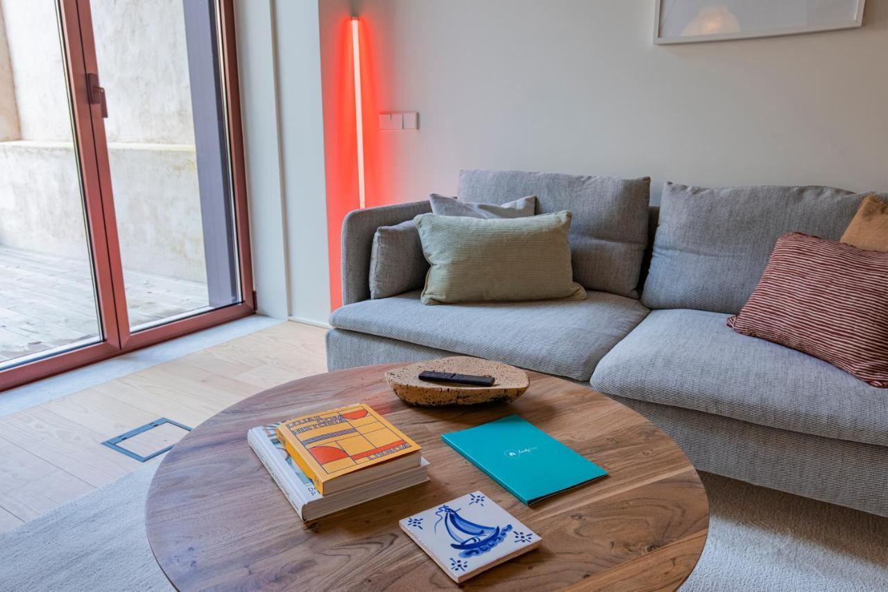 Deluxe 2Bdr Apartment W/ Patio By Lovelystay Lisbona Esterno foto