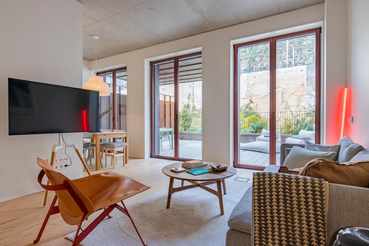 Deluxe 2Bdr Apartment W/ Patio By Lovelystay Lisbona Esterno foto