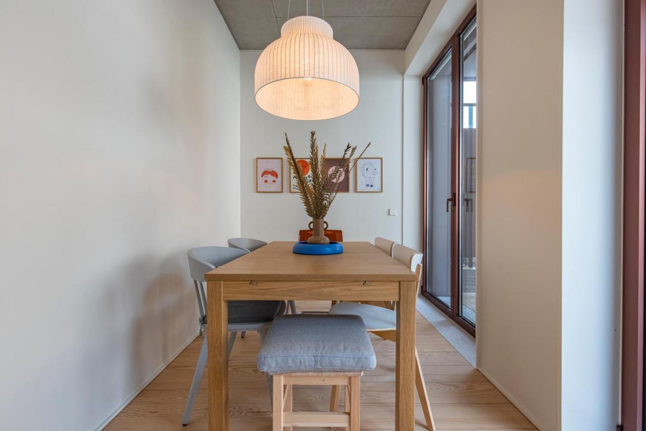 Deluxe 2Bdr Apartment W/ Patio By Lovelystay Lisbona Esterno foto