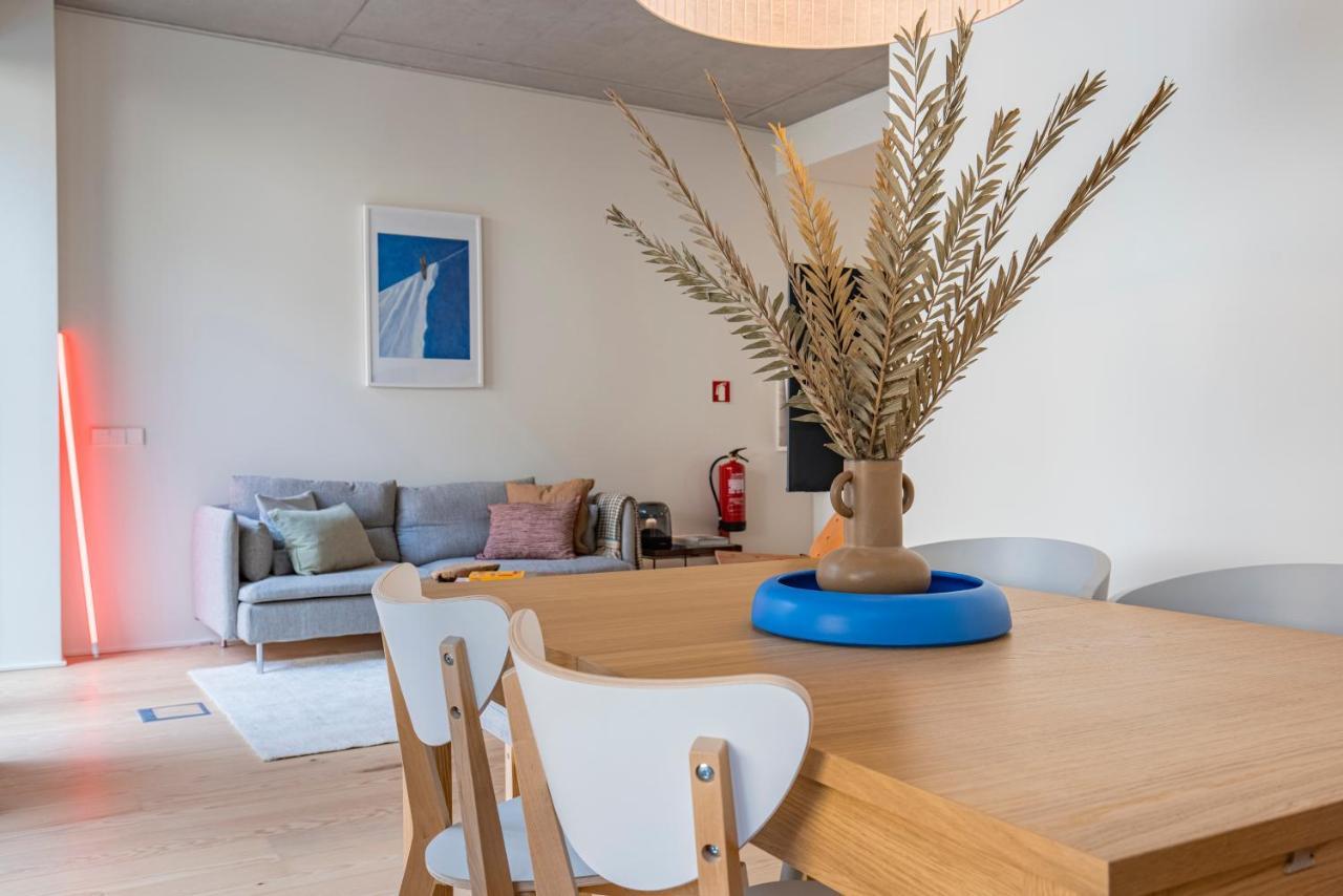 Deluxe 2Bdr Apartment W/ Patio By Lovelystay Lisbona Esterno foto