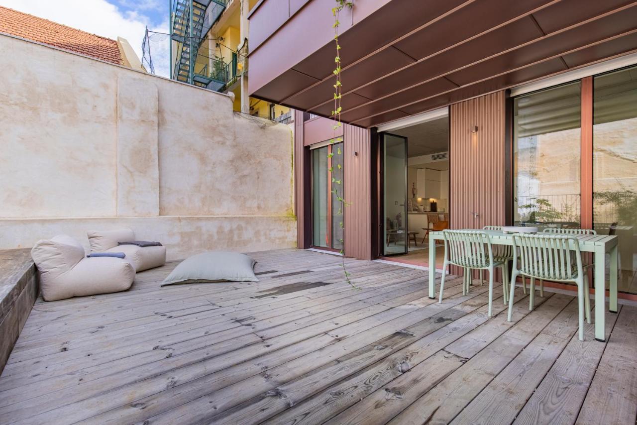 Deluxe 2Bdr Apartment W/ Patio By Lovelystay Lisbona Esterno foto